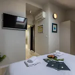 Bed and Breakfast Leonis Restaurant &