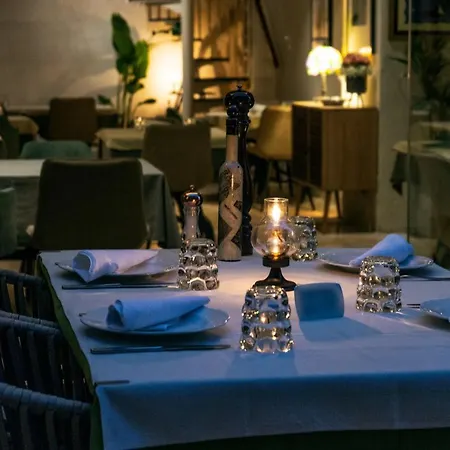 Leonis Restaurant & Σπλιτ