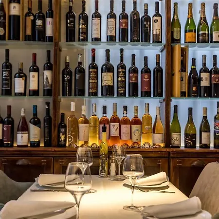 Leonis Restaurant&rooms Couette-café Split