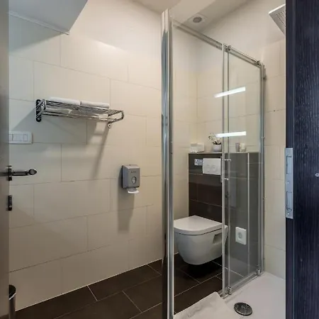 Leonis Restaurant&rooms 4* Split