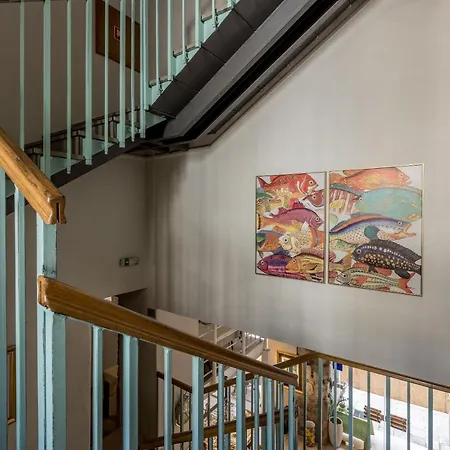 ベッド・アンド・ブレックファスト Leonis Restaurant &