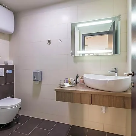 Leonis Restaurant&rooms 4* Split