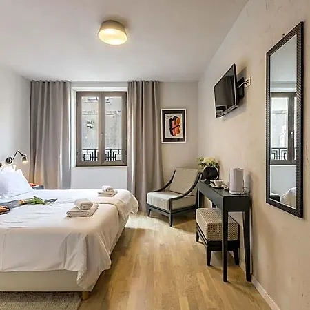 Leonis Restaurant&rooms Couette-café