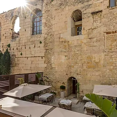 Leonis Restaurant&rooms 4* Split