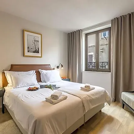 Leonis Restaurant&rooms 4*