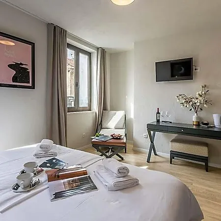 Leonis Restaurant&rooms
