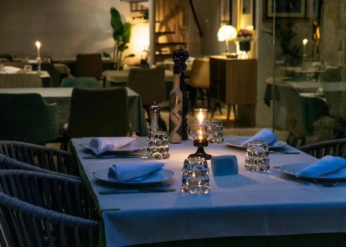 Leonis Restaurant & ספליט