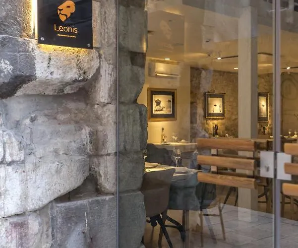 Leonis Restaurant & לינה וארוחת בוקר
