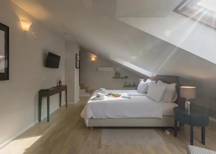 Leonis Restaurant & Frühstückspension 4*