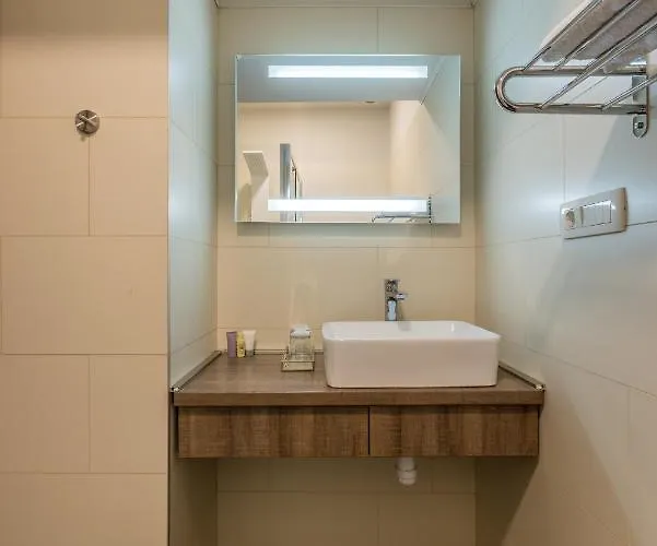 Frühstückspension Leonis Restaurant & 4*