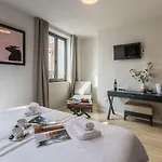 Leonis Restaurant &