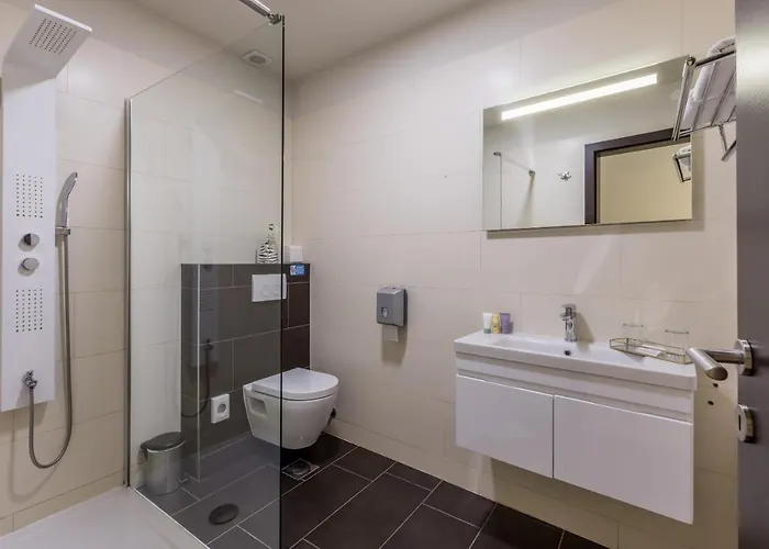 Leonis Restaurant & Bed & Breakfast 4*